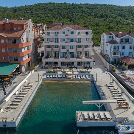 Apartments Adeona Tivat Eksteriør billede