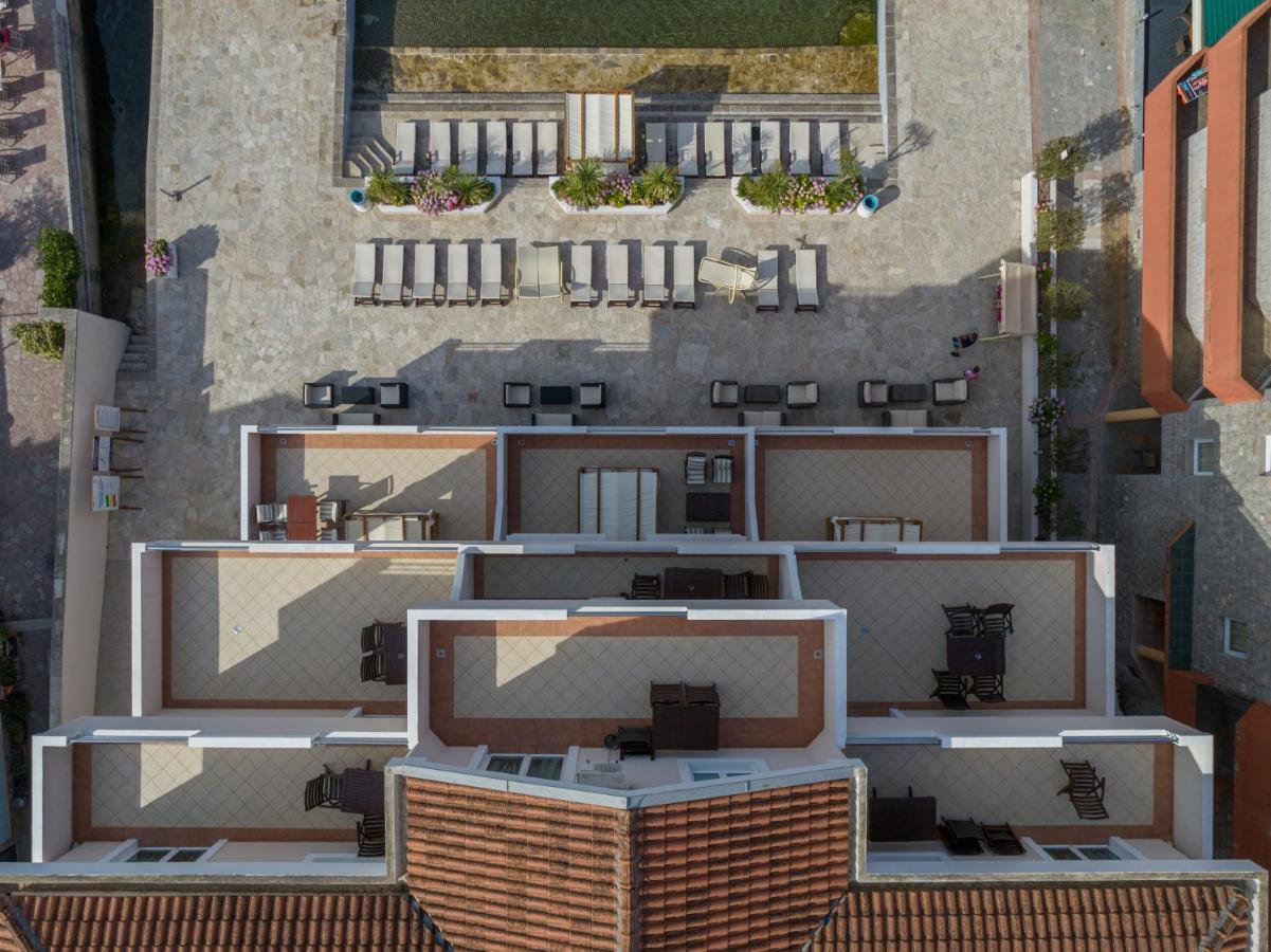 Apartments Adeona Tivat Eksteriør billede
