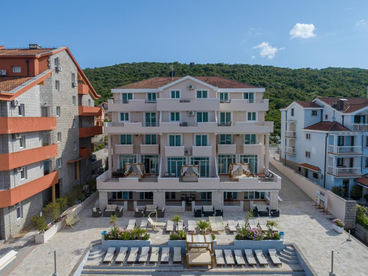 Apartments Adeona Tivat Eksteriør billede