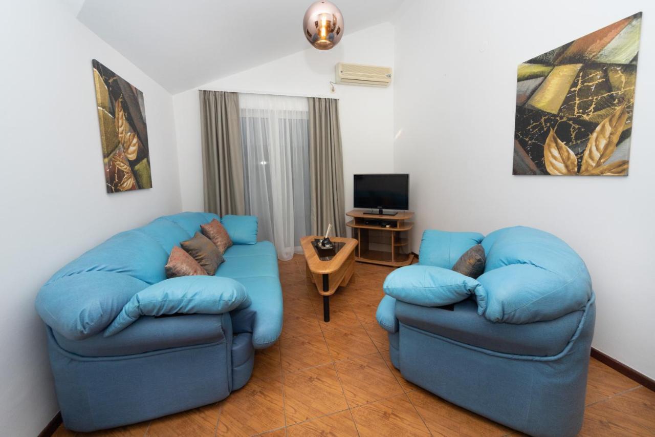 Apartments Adeona Tivat Eksteriør billede