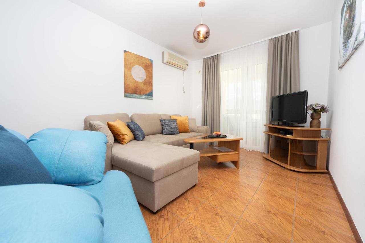 Apartments Adeona Tivat Eksteriør billede