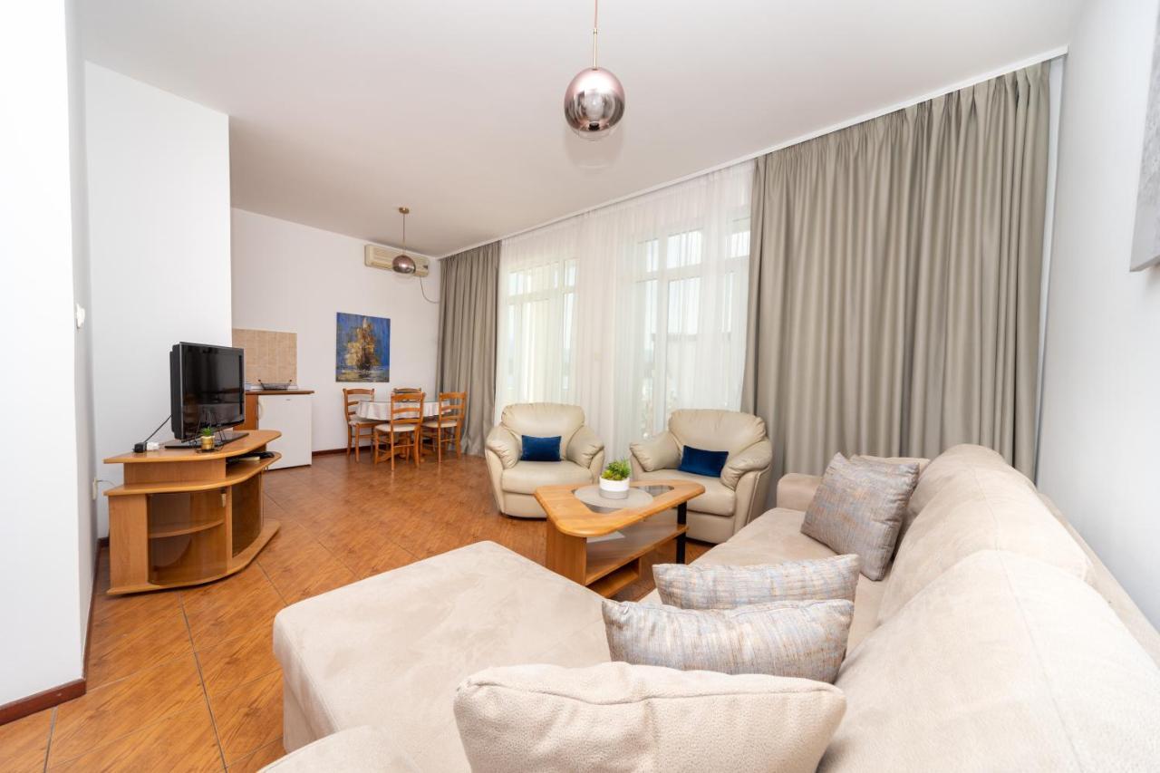 Apartments Adeona Tivat Eksteriør billede