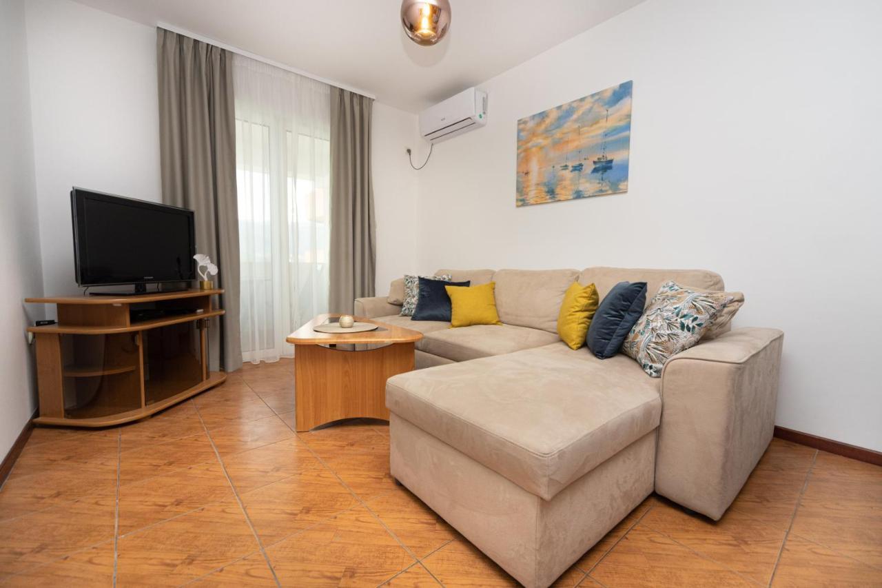 Apartments Adeona Tivat Eksteriør billede