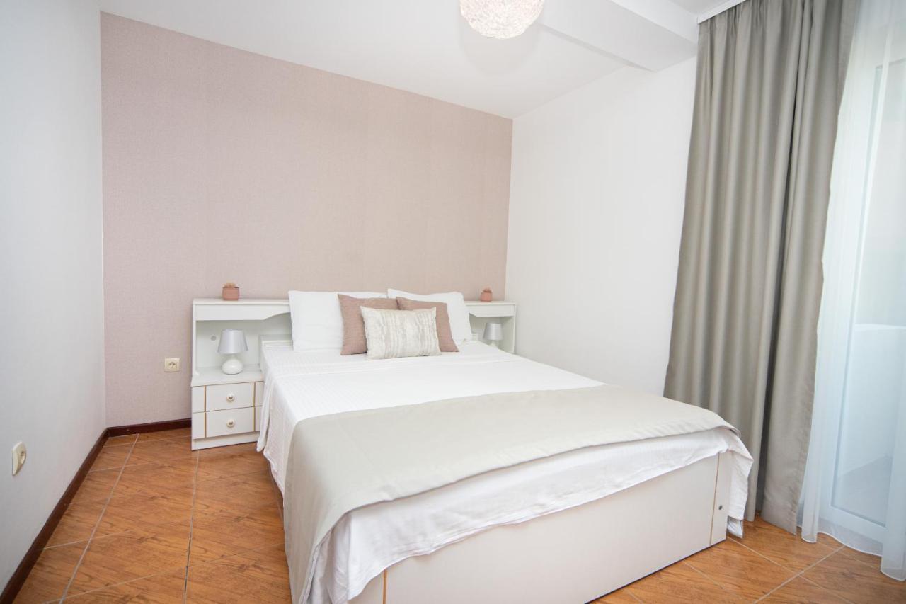 Apartments Adeona Tivat Eksteriør billede