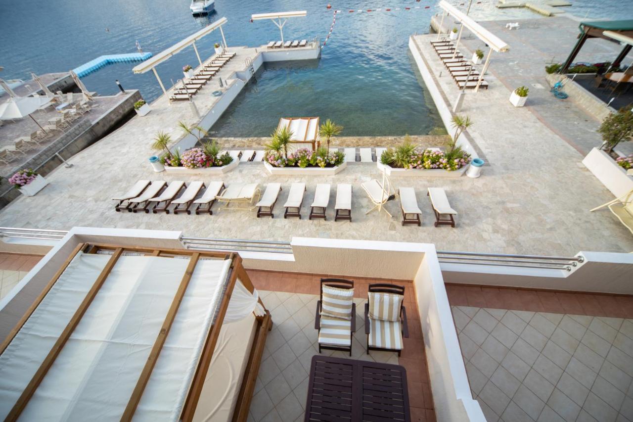 Apartments Adeona Tivat Eksteriør billede