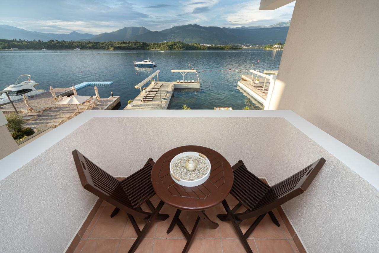 Apartments Adeona Tivat Eksteriør billede