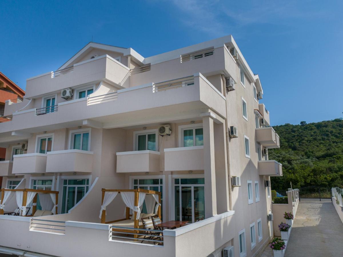 Apartments Adeona Tivat Eksteriør billede