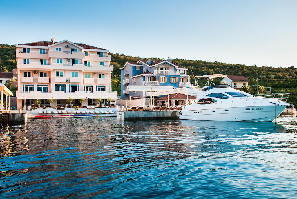 Apartments Adeona Tivat Eksteriør billede